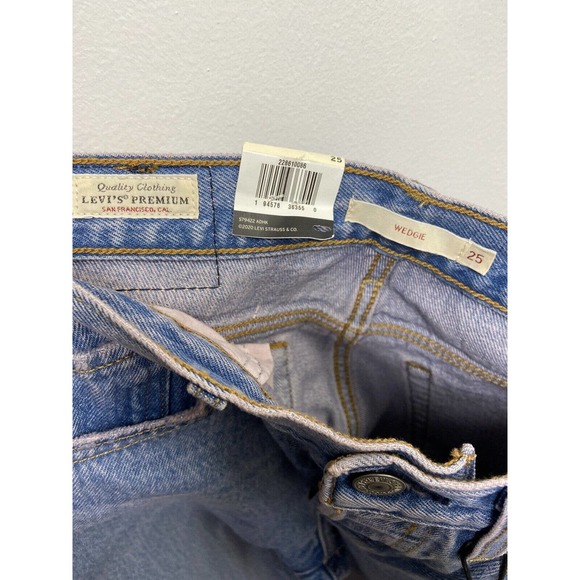 NEW Levi’s High Rise Wedgie Jean Sz 25 Tapered Leg Button Fly Medium Wash Mom - Picture 11 of 12